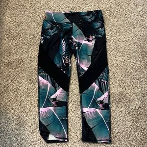 fabletics capri leggings, size xs, palm tree colors